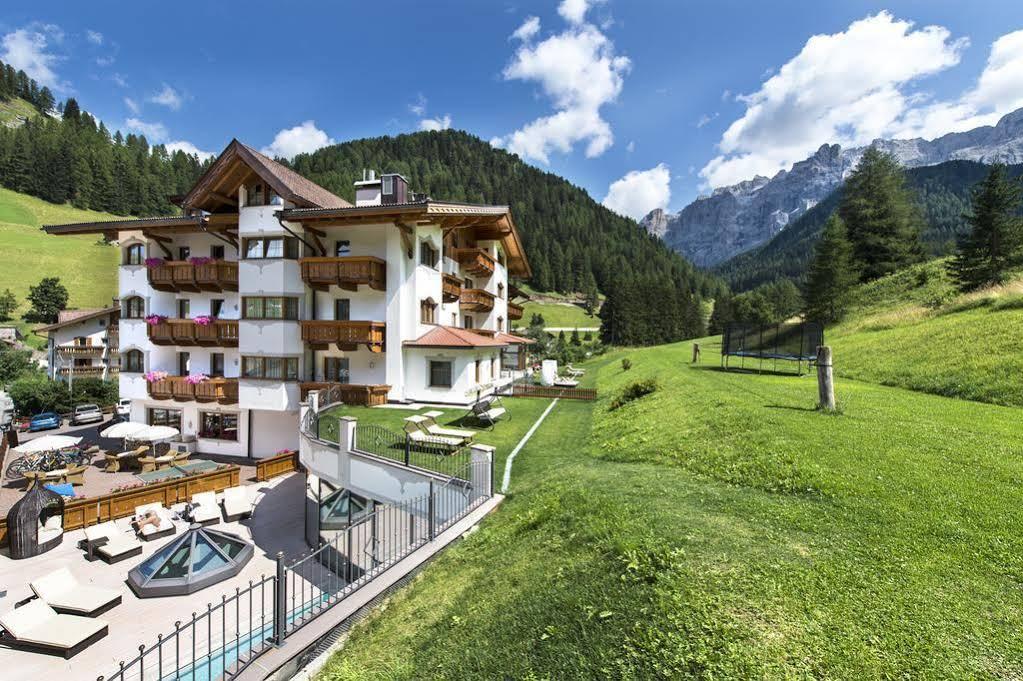 Savoy Dolomites Luxury & Spa Hotel Selva di Val Gardena Exterior photo